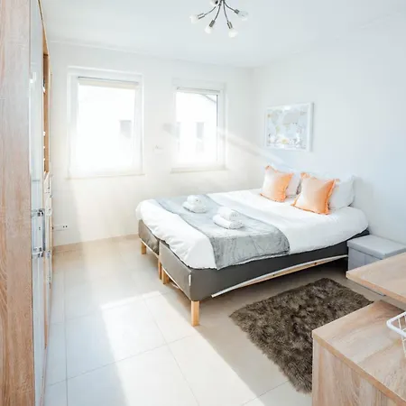 Stunning 2 Bed Free Parking Appartamento Mamer