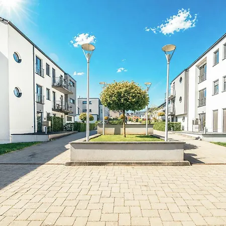 Stunning 2 Bed Free Parking * Mamer