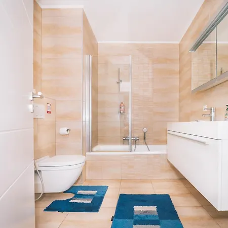 Stunning 2 Bed Free Parking